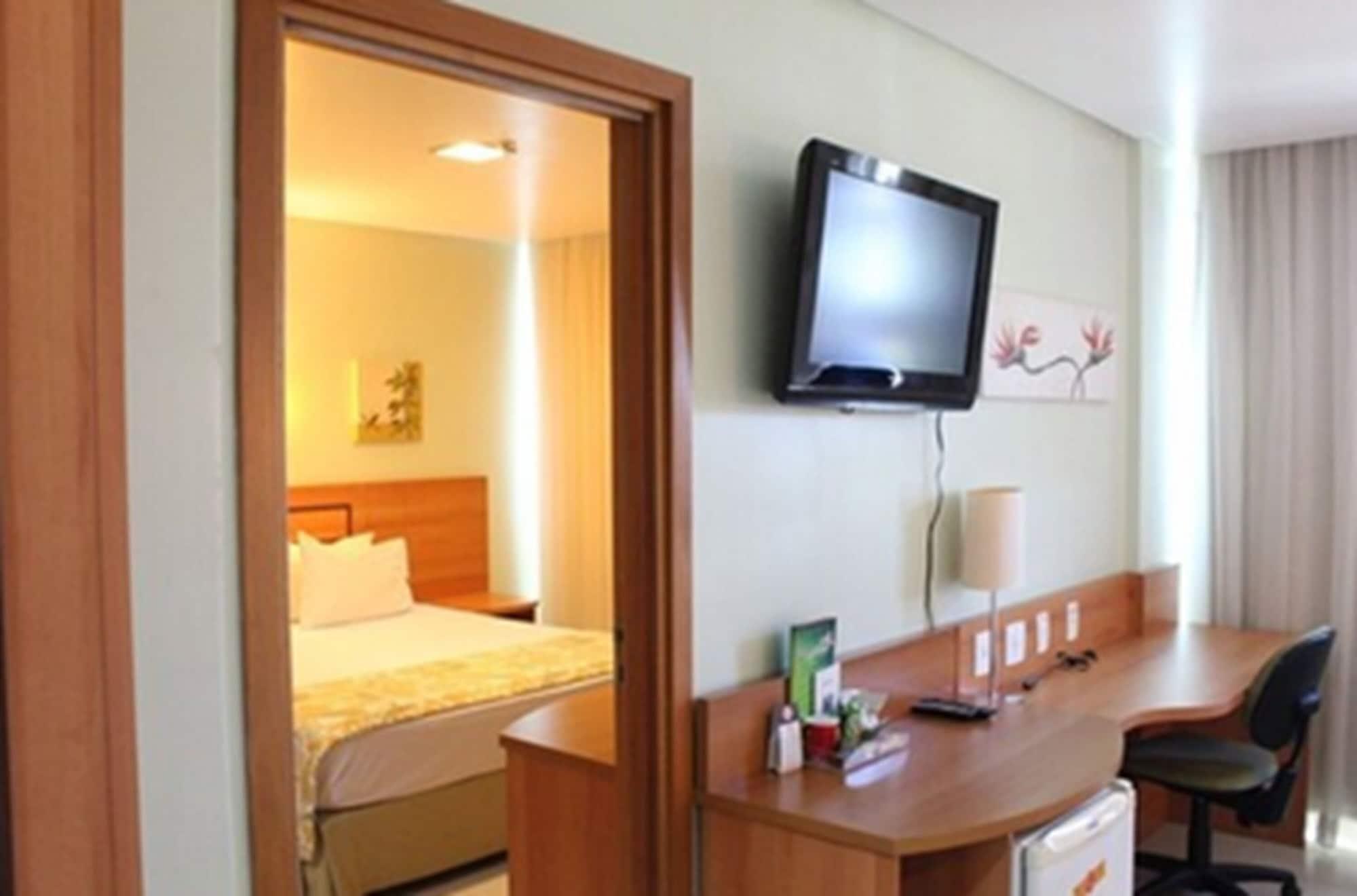 Comfort Hotel Manaus Bagian luar foto