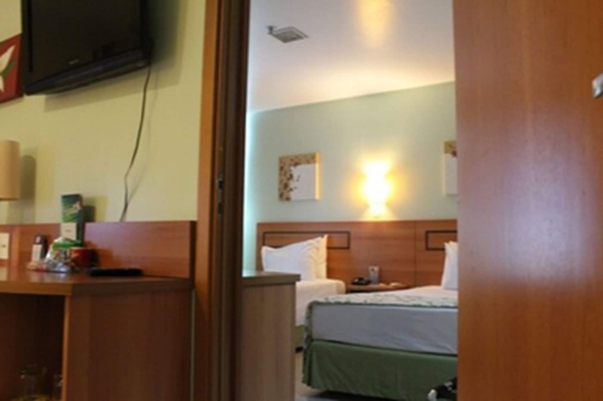 Comfort Hotel Manaus Bagian luar foto