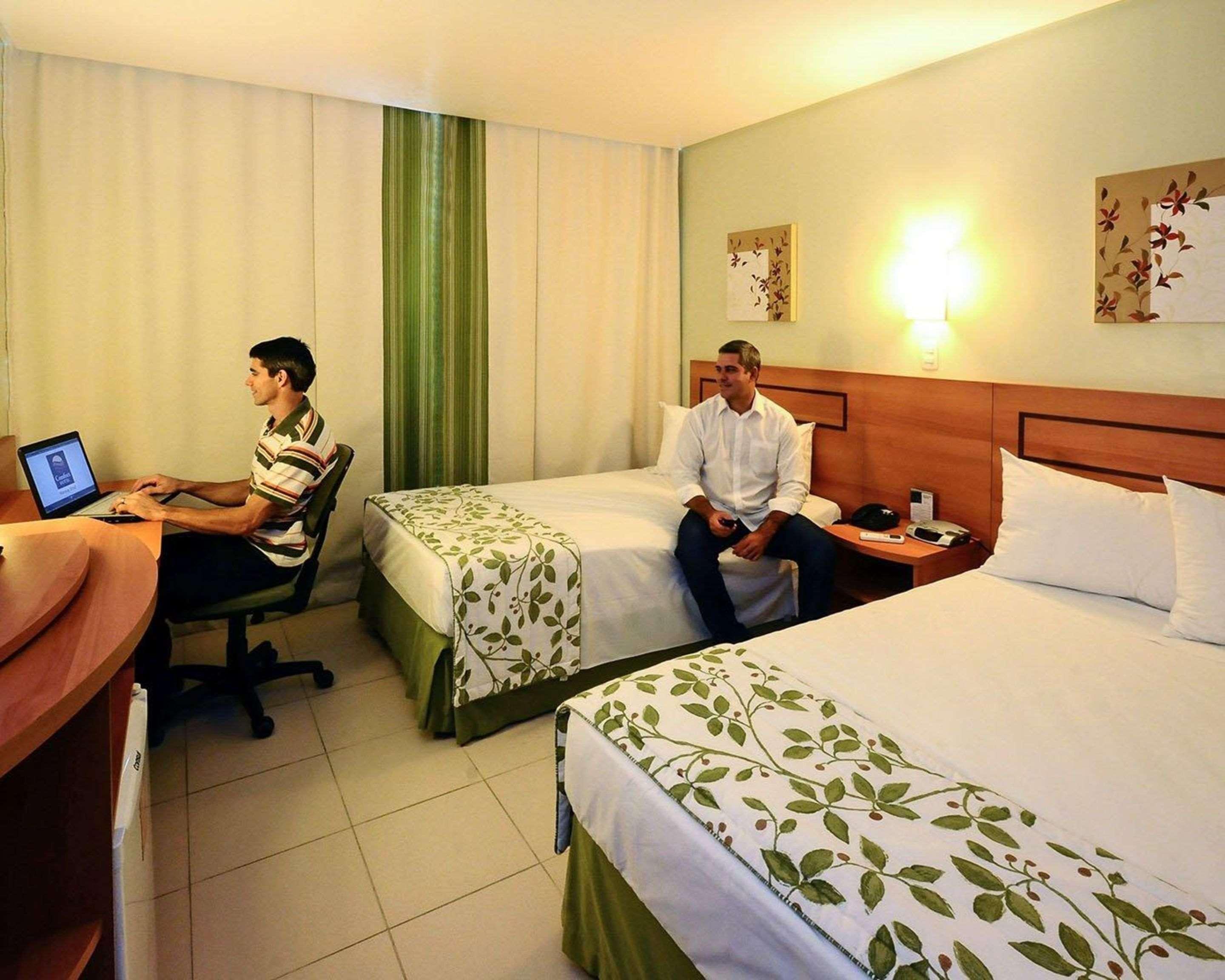 Comfort Hotel Manaus Bagian luar foto