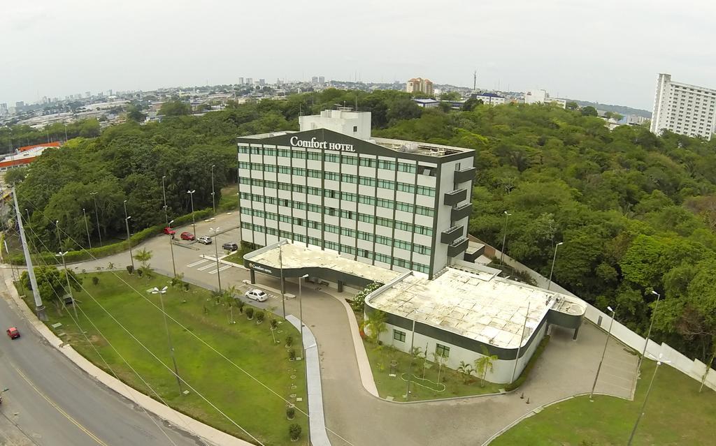 Comfort Hotel Manaus Bagian luar foto