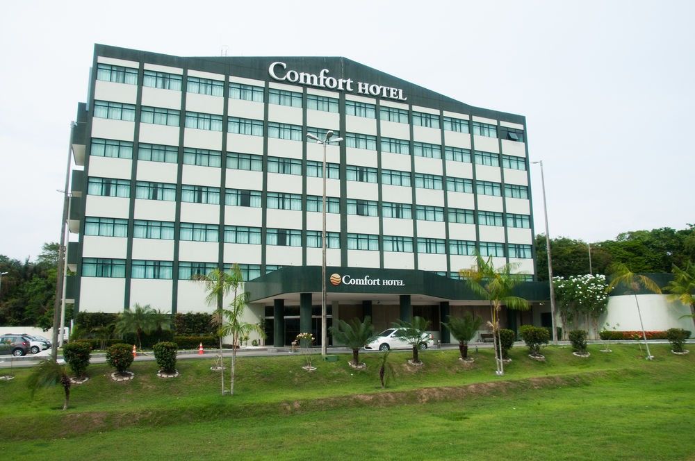 Comfort Hotel Manaus Bagian luar foto